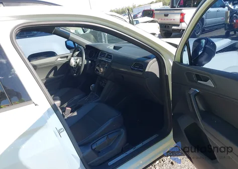 2021 Volkswagen Tiguan 2.0T Se/2.0T Se R-Line Black/2.0T Sel from USA, damaged, VIN 3VV3B7AX6MM126685